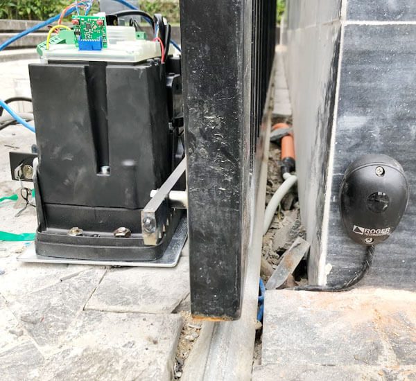 sua-chua-motor-cong-lua-truot-da-nang